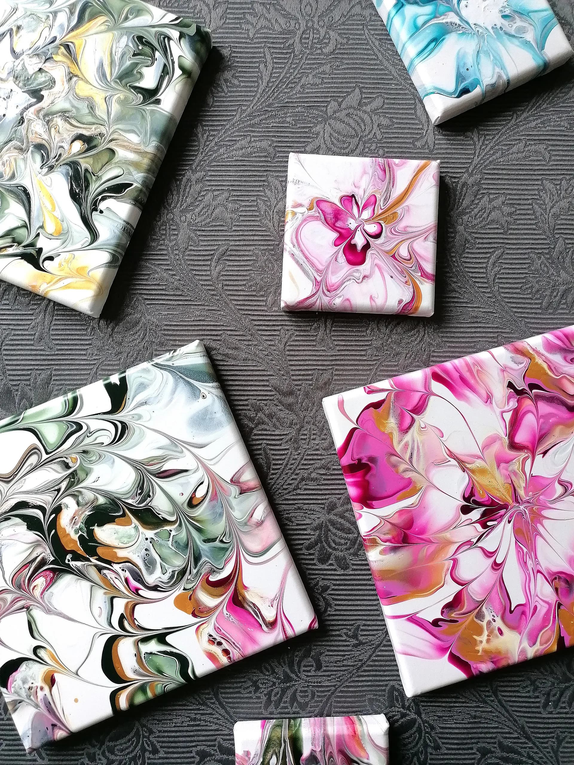 Basics-Kurs: Acrylic Pouring auf Leinwand (10x10cm & 20x20cm) cm)